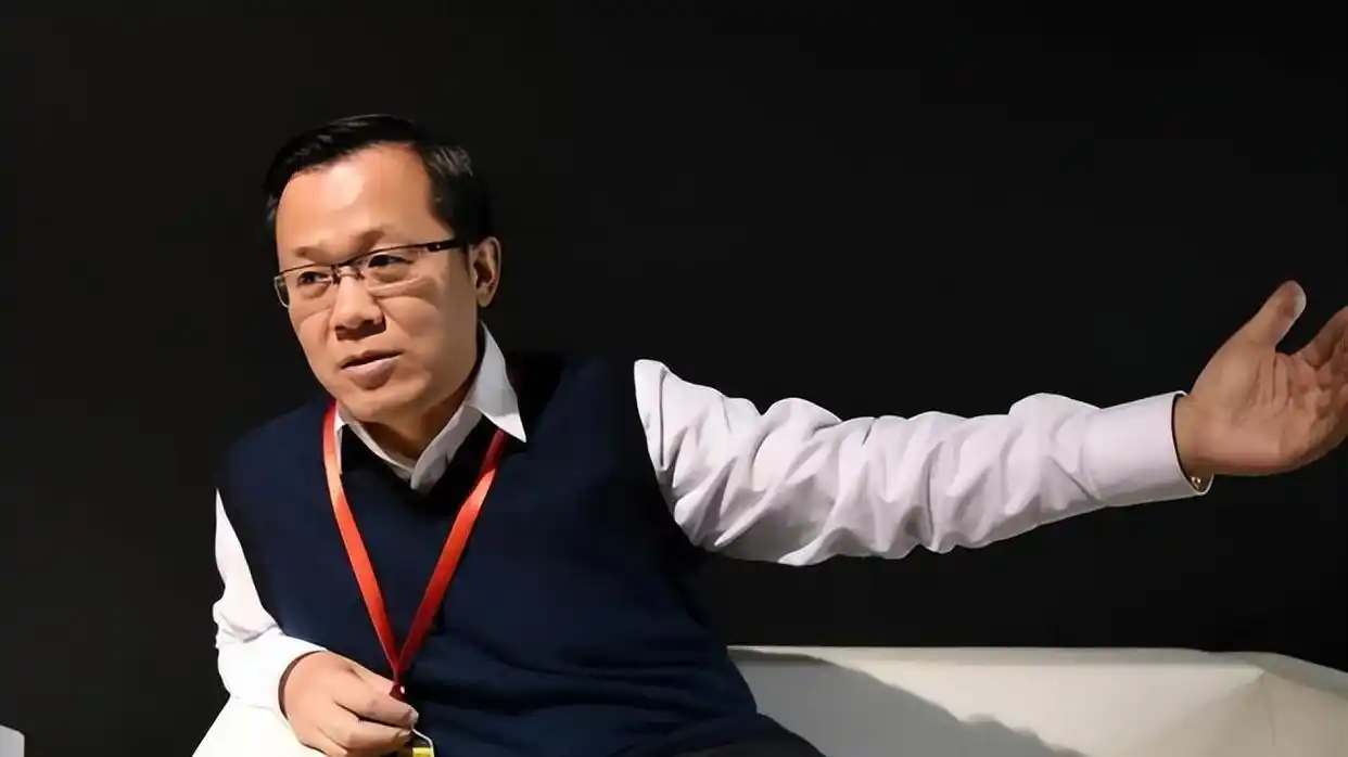 又一对明星离婚互爆黑料,_卓伟爆料男星离婚 内幕消息 靳东吴奇隆绯闻