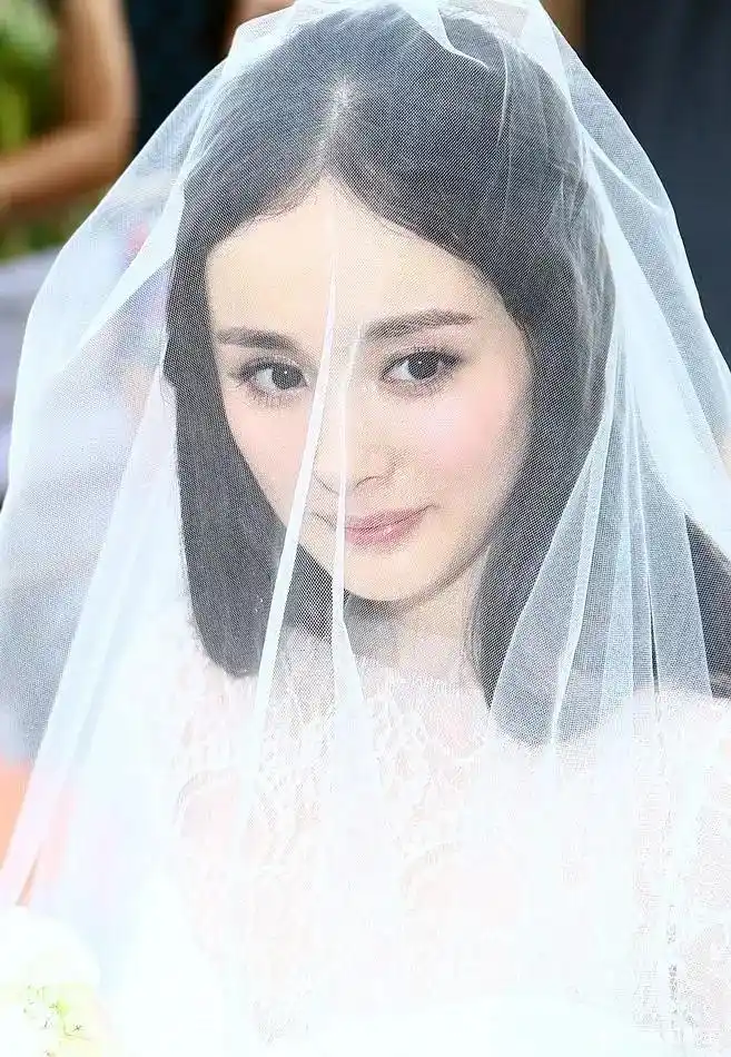 又一对明星离婚互爆黑料,_娱乐圈离婚套路分析_明星离婚先辟谣再官宣